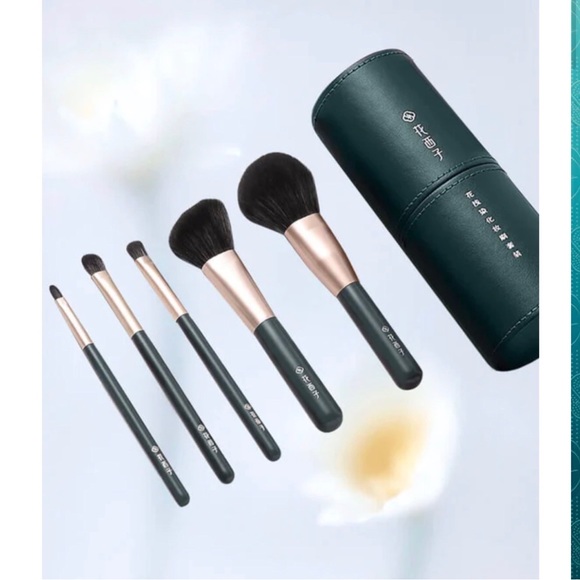 Florasis 🎉BNIB🎉 Luxury Makeup Brush Set (5 brushes) - Picture 10 of 12